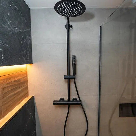 Gerona By Manlia アパート *